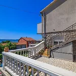 شقة Renoviertes Nur 300 Meter Zum Mit Meerblick نوفي فينودولسكي
